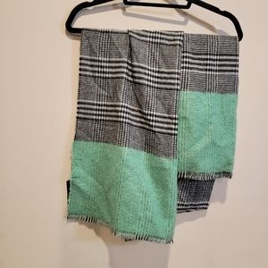 Steve Madden Scarf Scarve Houndstooth grey and green